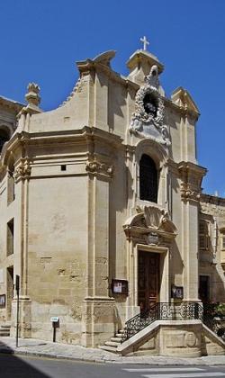 350px-our-lady-of-victories-church-valletta-2009.jpg