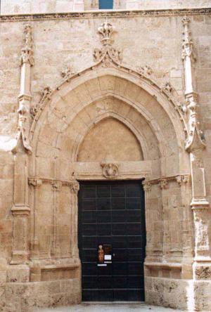 alghero-cathedral-back-entr.jpg