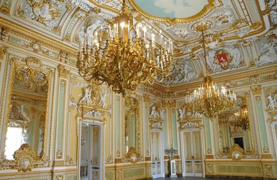 golden-room-in-palazzo-parisio.jpg